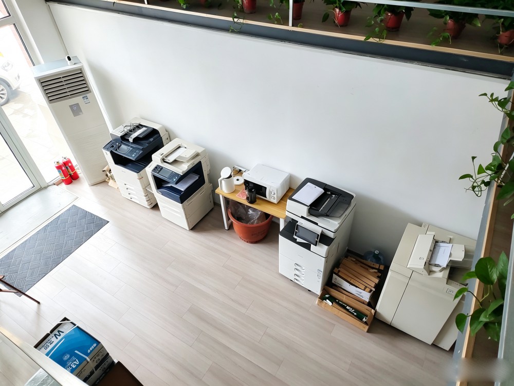一楼设备展示区